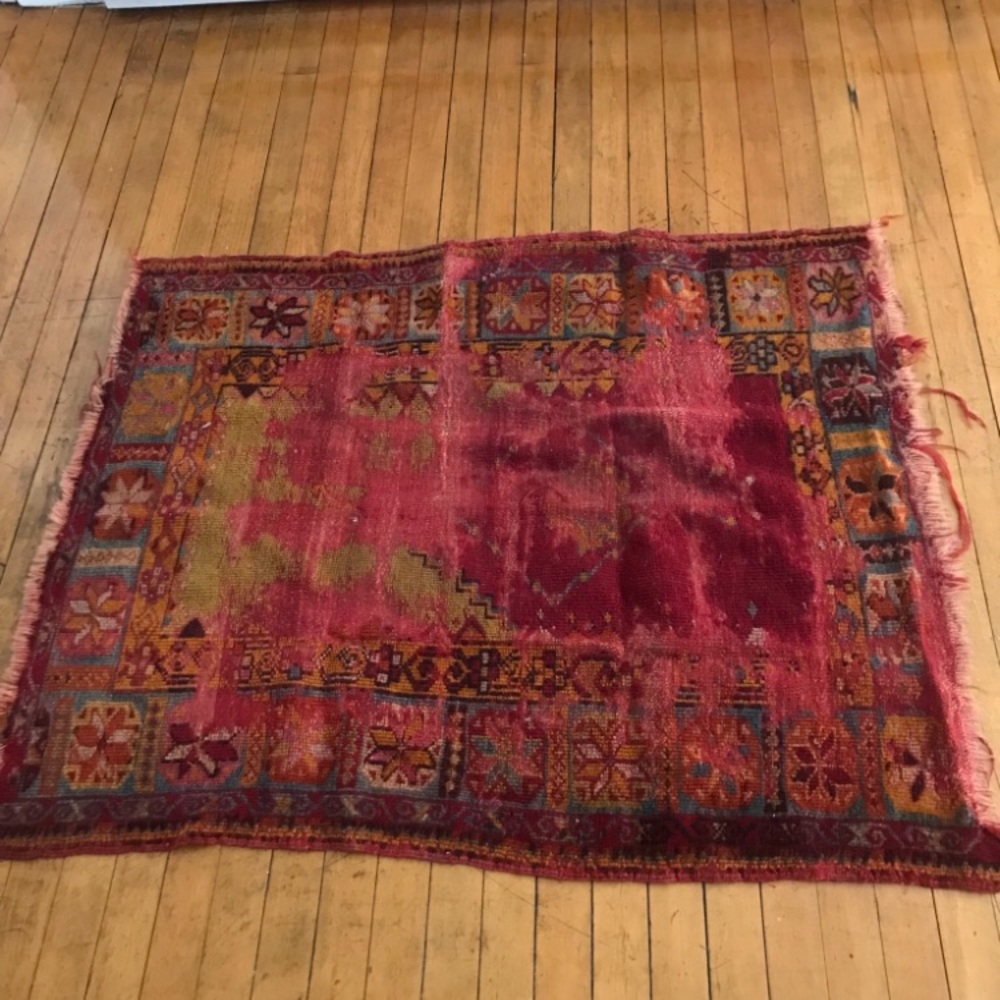 Hand-loomed wool rug